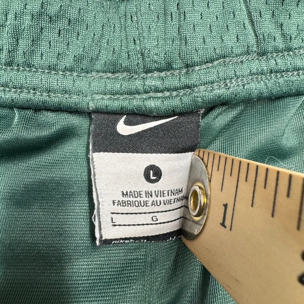 Vintage Nike Oregon Ducks Mesh Gym Shorts Green Basketball Athletic  Men's L